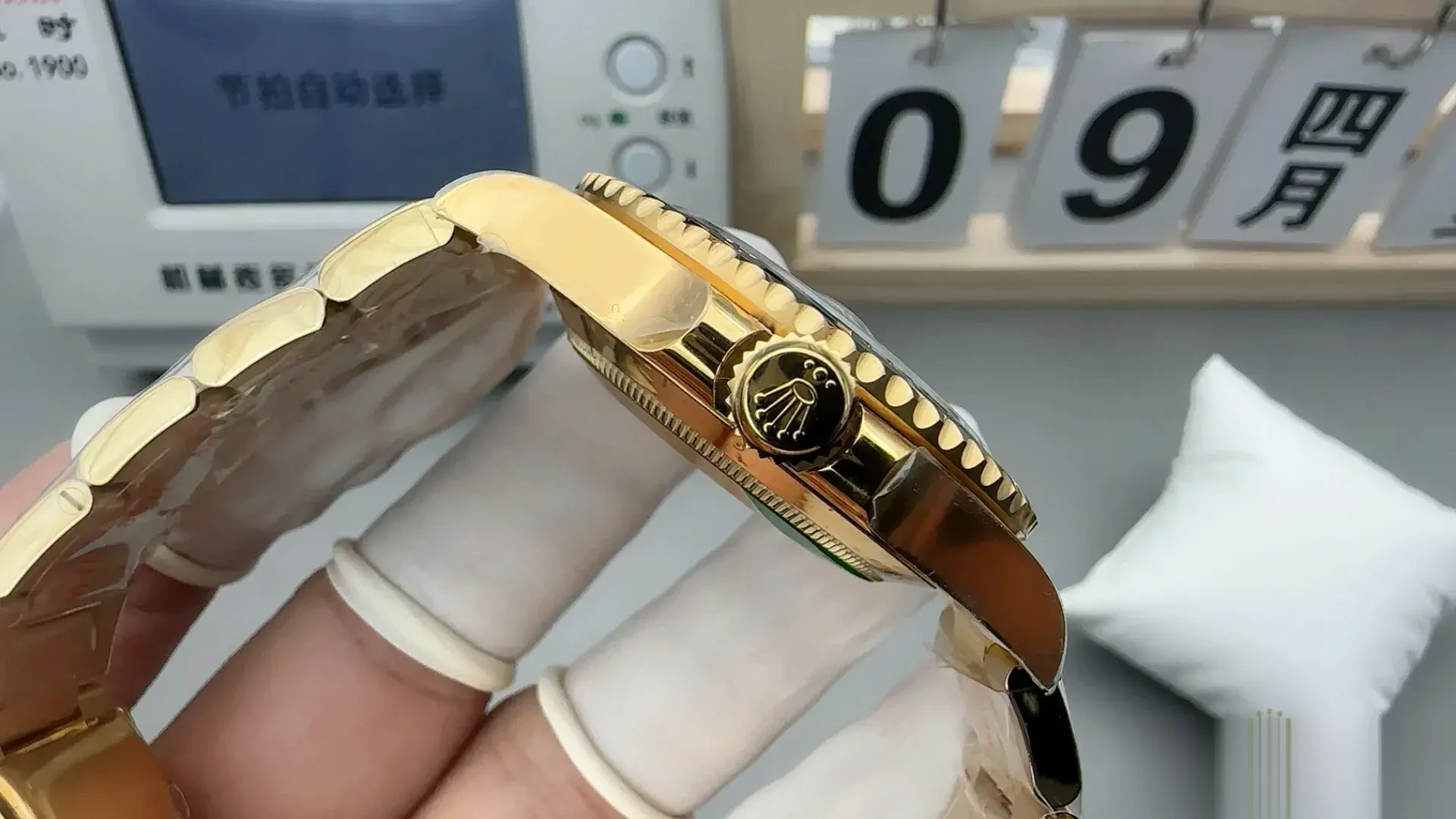 Rolex Submariner 126618LN replica — side profile