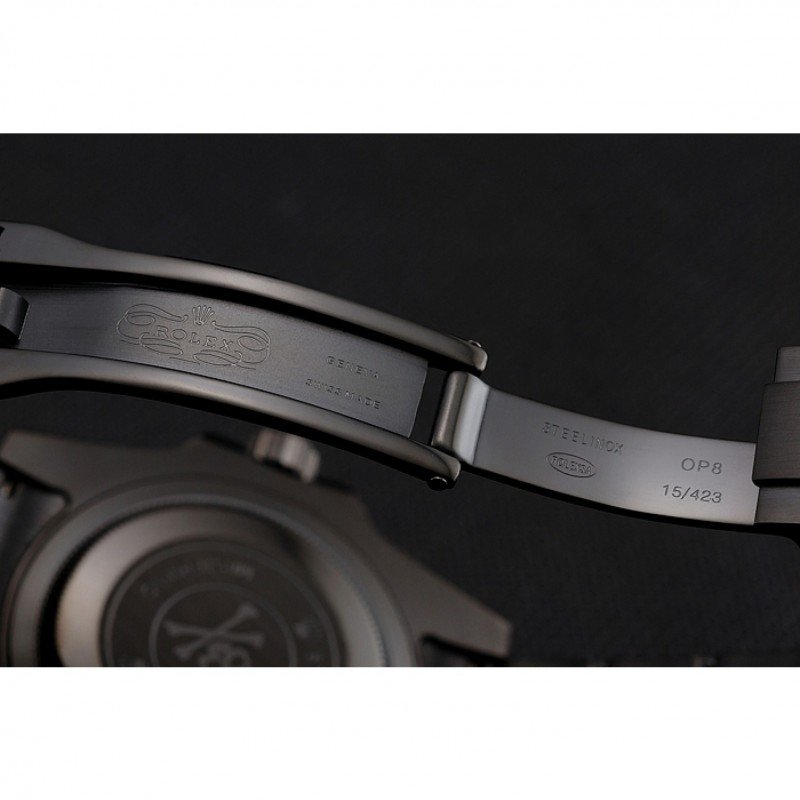 Rolex Submariner 1454075 replica — lume shot