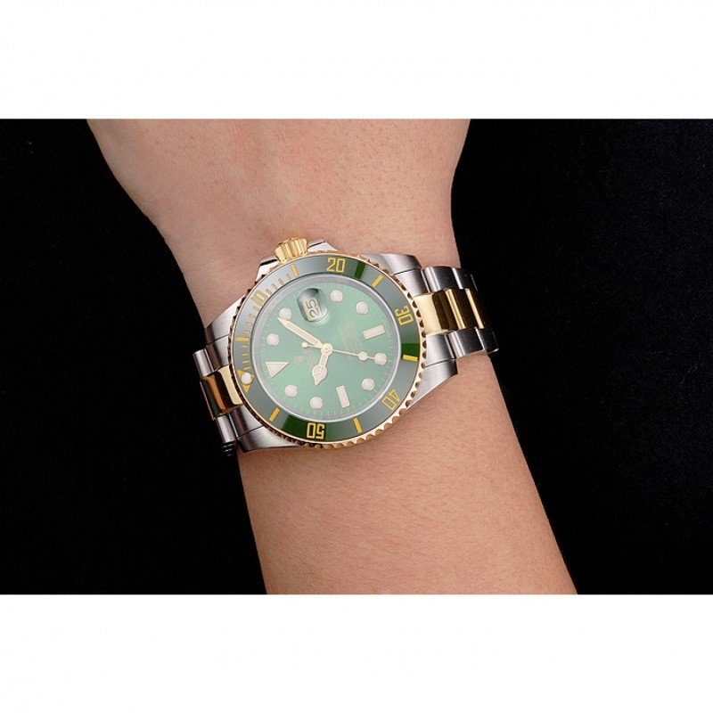 Rolex Submariner PR16233GRG replica green dial — angled view