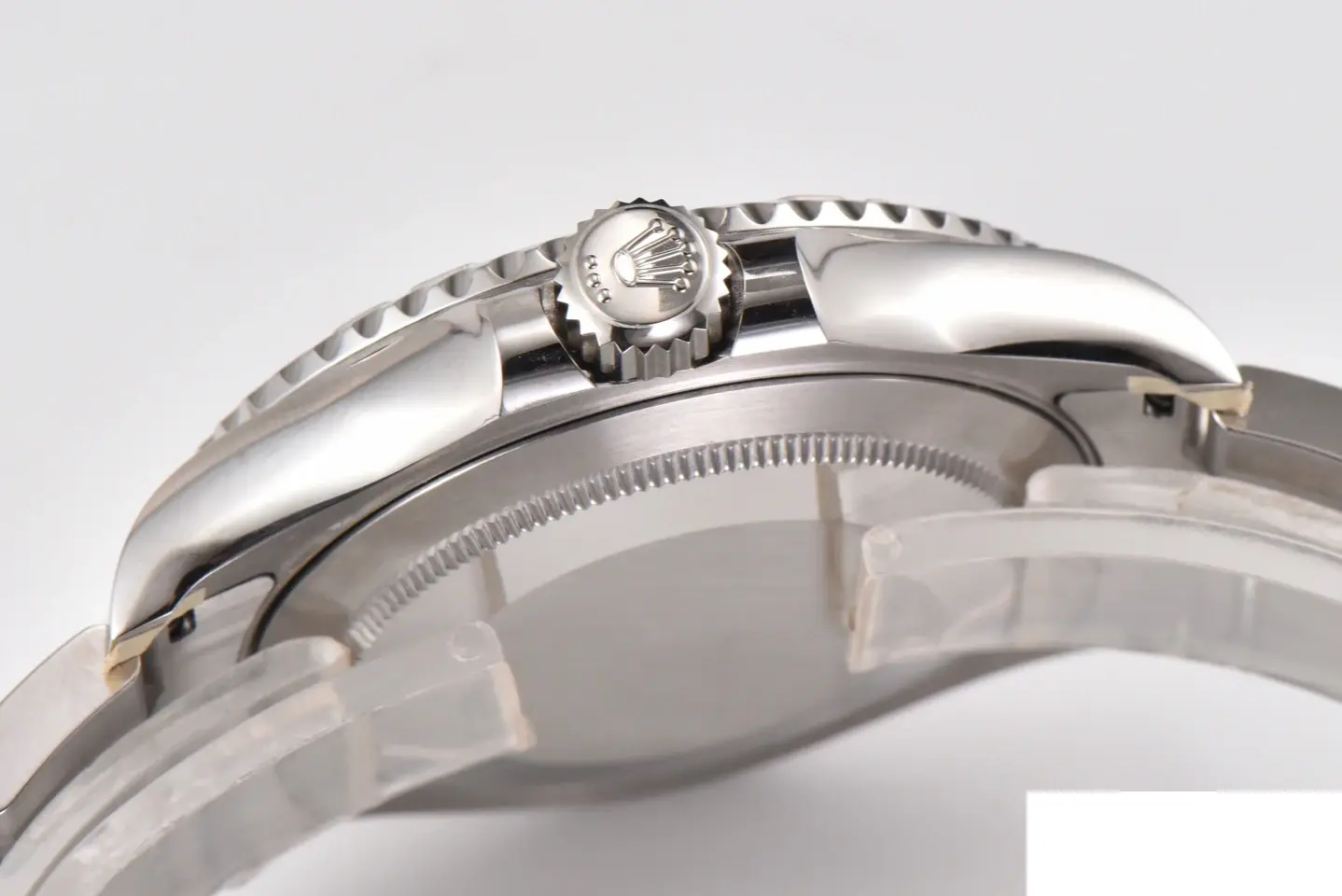 Rolex Yacht-Master 126622 replica 40mm — crown and case detail