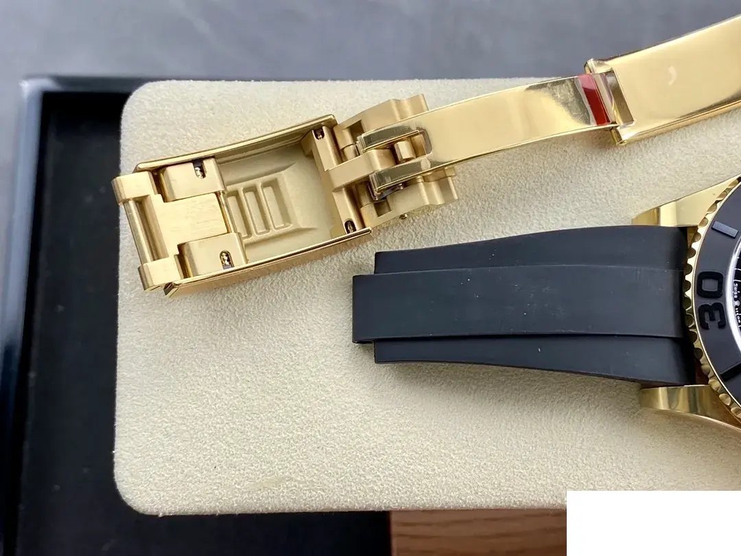 Yacht-Master 226658 japanese automatic replica 42mm — dial close-up
