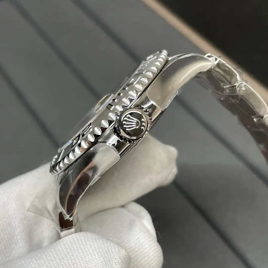 Rolex Yacht-Master 126622 1:1 replica rhodium dial — bezel macro