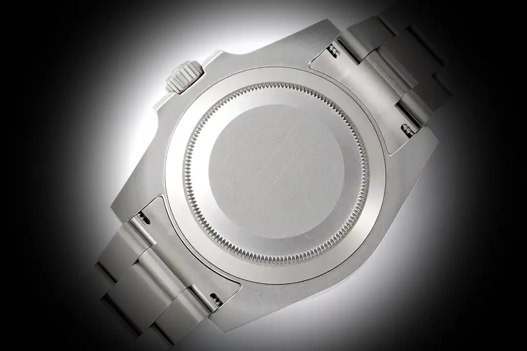 Submariner 116610LN super clone — side profile