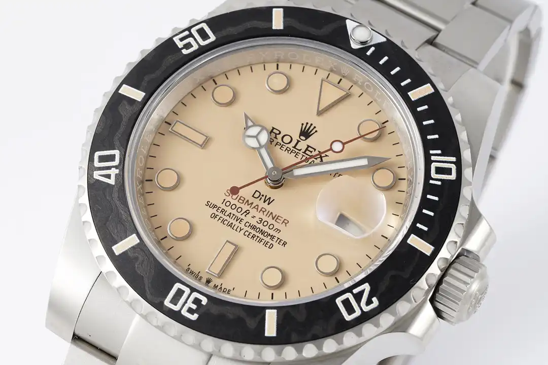 Head tilted with crown toward lower right, cyclops flaring white over the date, black bezel grain
