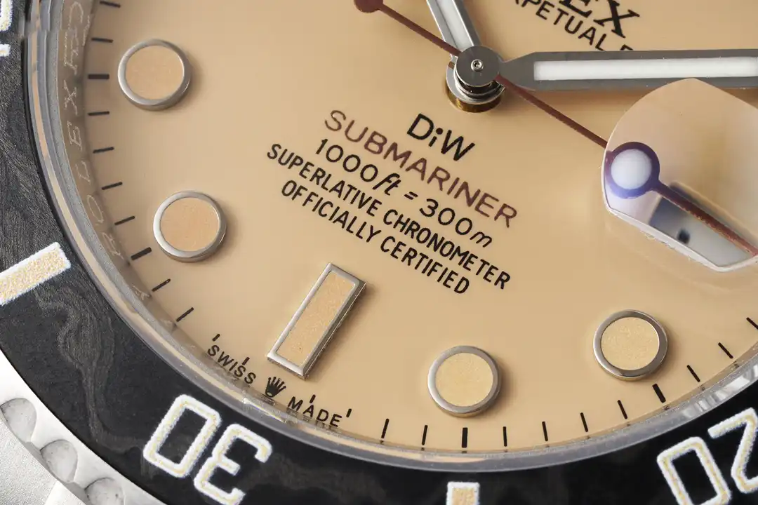Dial close-up, aged-beige lume plots and printing below centre, cyclops rim at right