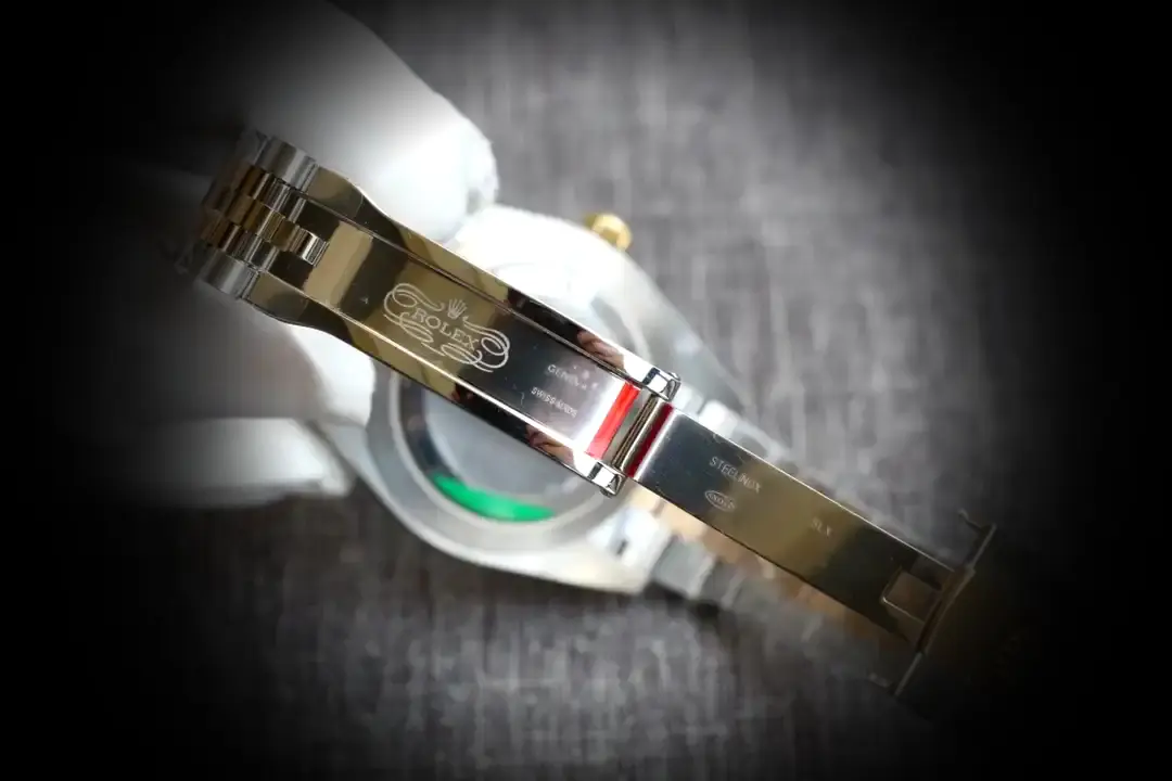 Datejust 126331 Swiss clone — lume shot