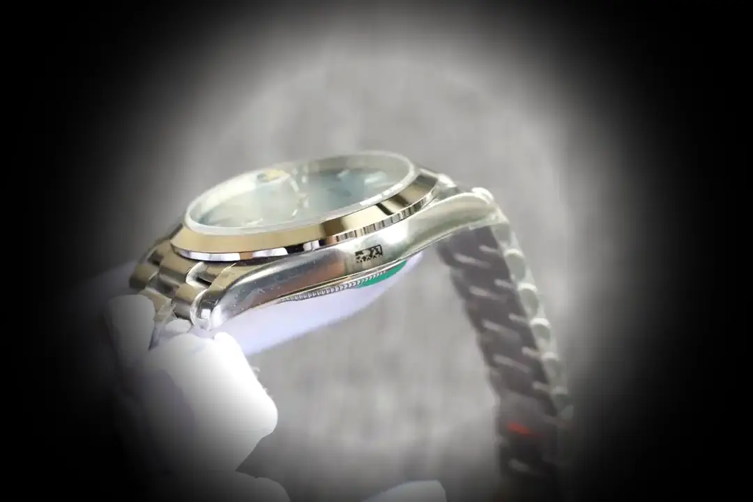Rolex Day-Date 41985 super clone ice blue dial — bezel macro