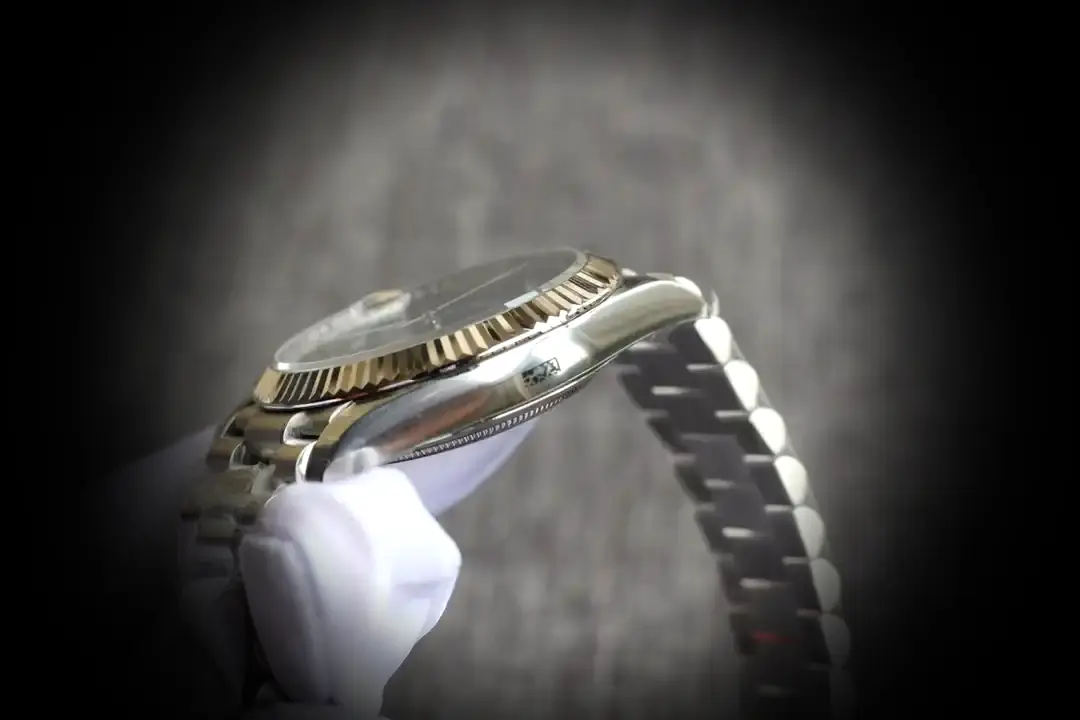 Rolex Day-Date 41985 1:1 super clone rhodium dial — bezel macro