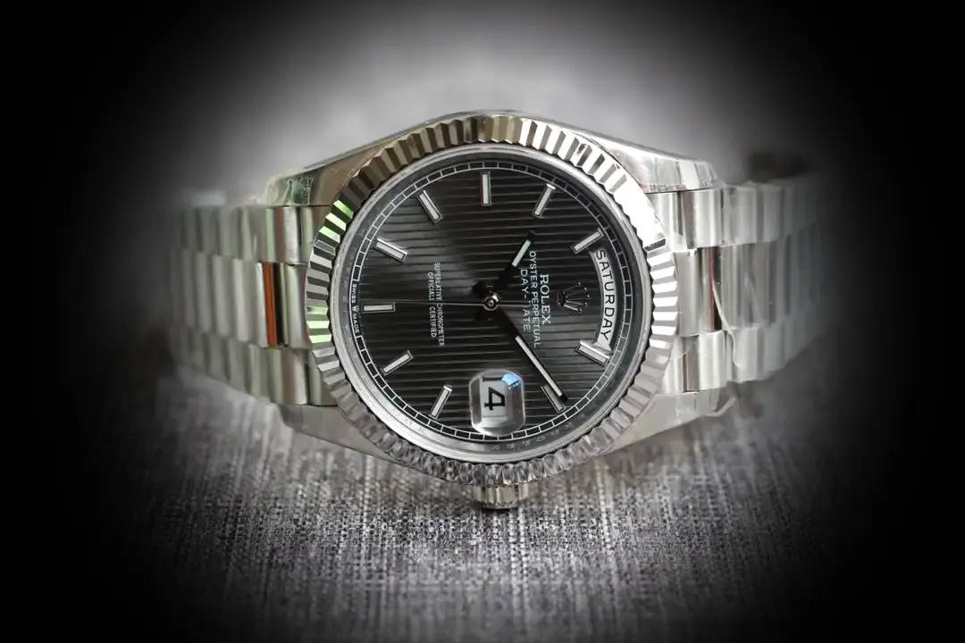 Day-Date 41985 Swiss replica 36mm — crown and case detail