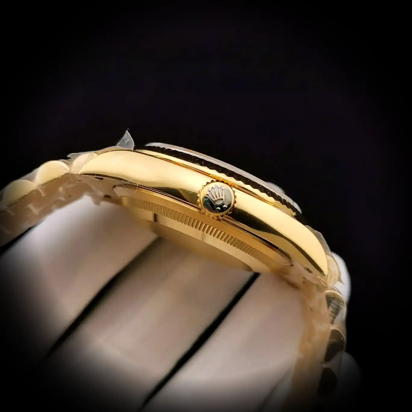 Day-Date 41985 Swiss clone — bracelet detail