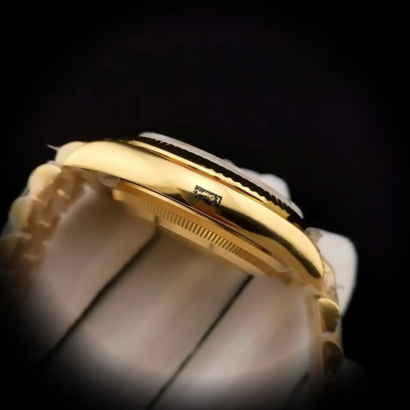Rolex Day-Date 41985 1:1 super clone gold dial — bezel macro