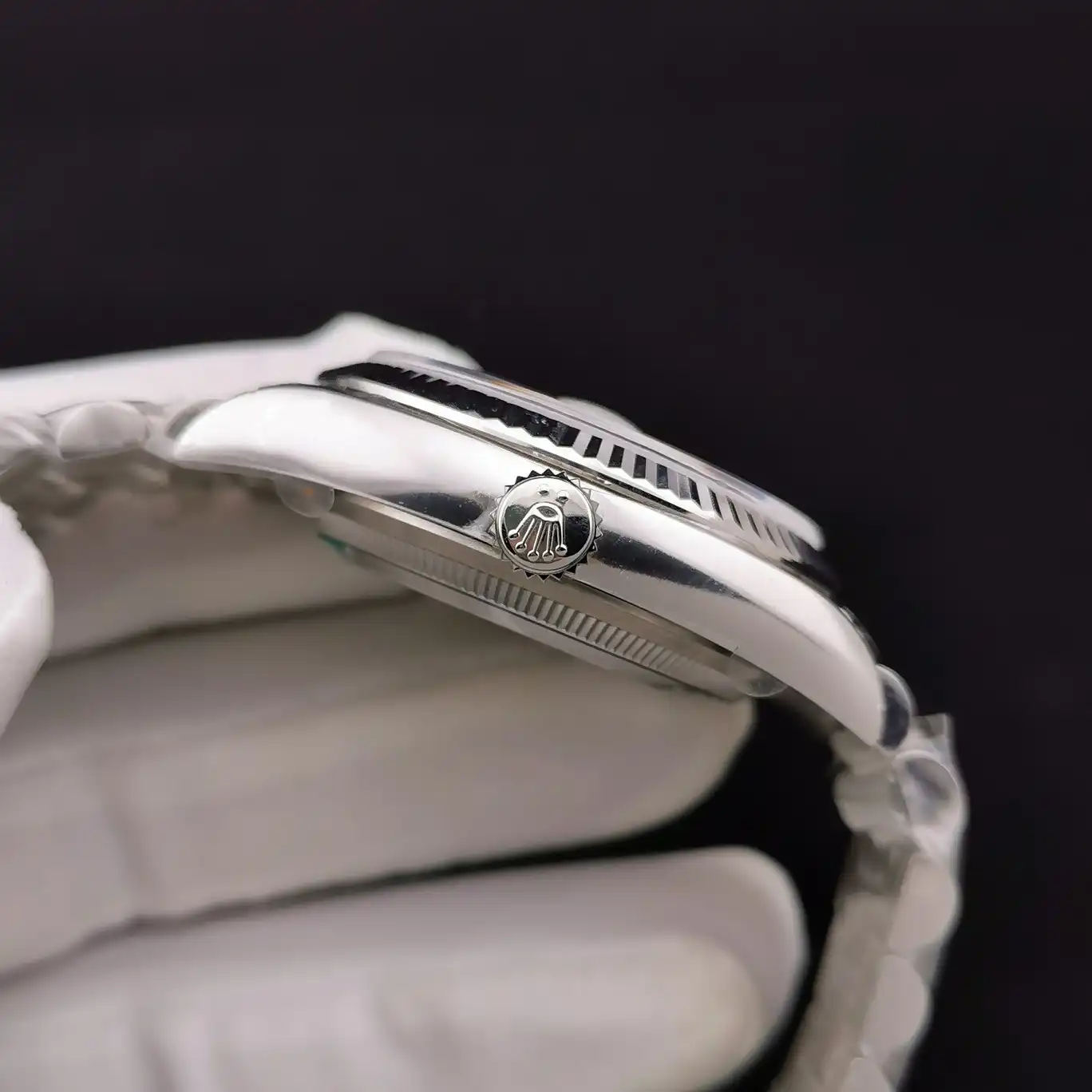 Day-Date 128239, sapphire crystal, mother of pearl dial