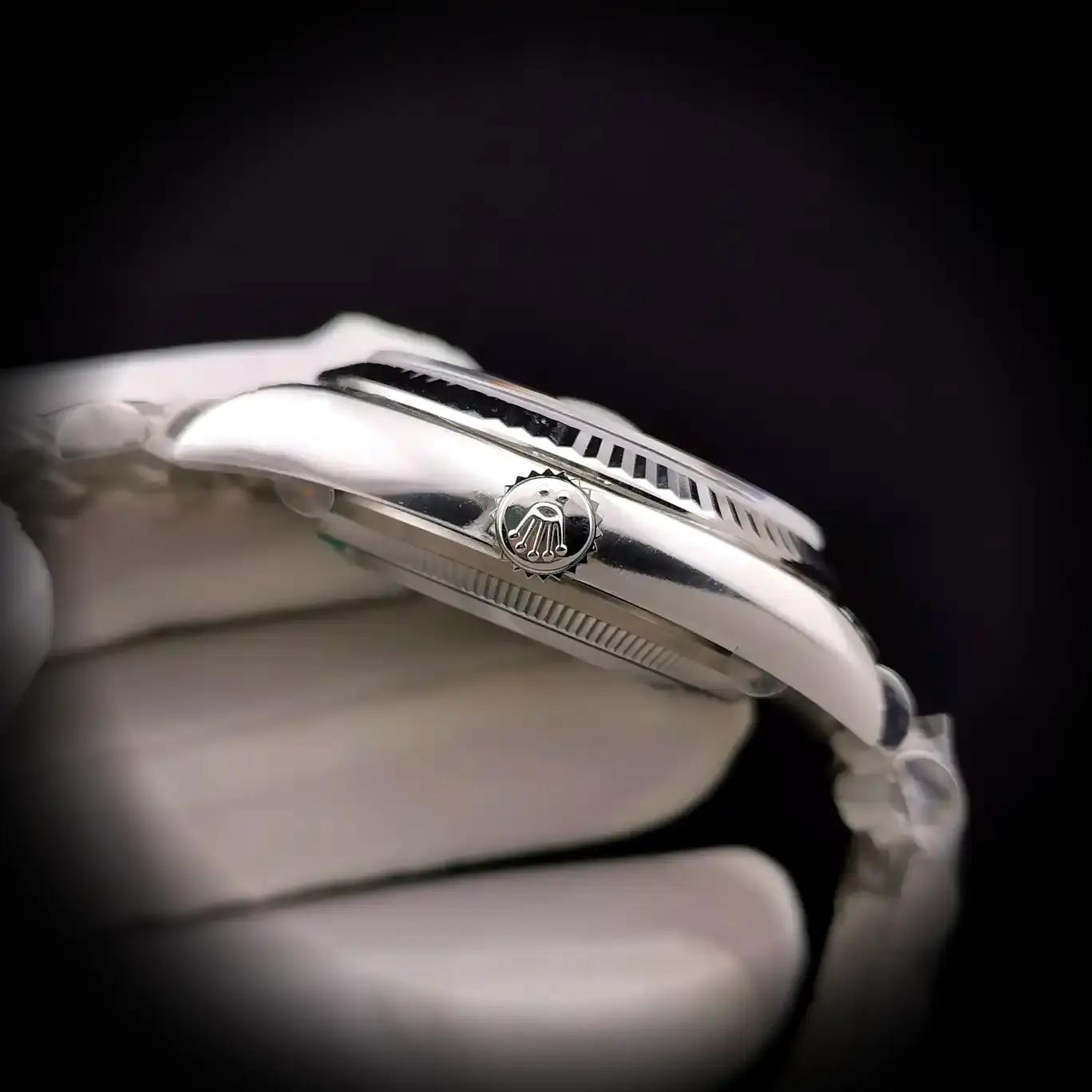 Day-Date 41985 Swiss clone — bracelet detail