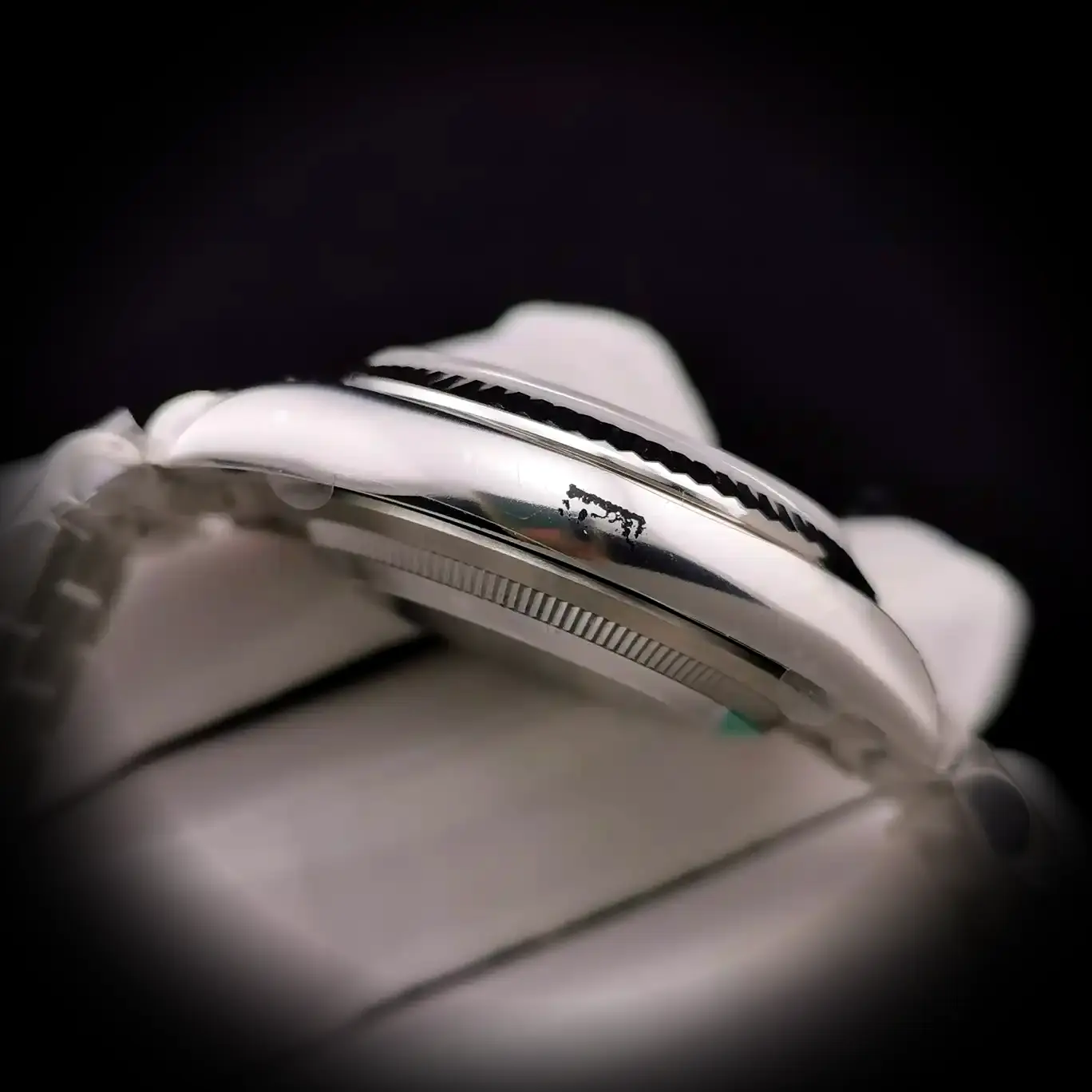 Rolex Day-Date 41985 1:1 super clone mother of pearl dial — bezel macro