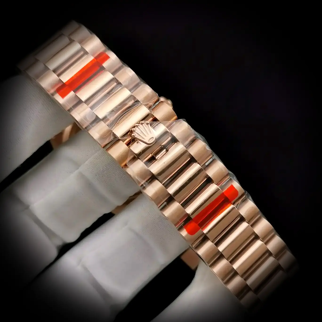 Day-Date 41985 superclone — lume shot