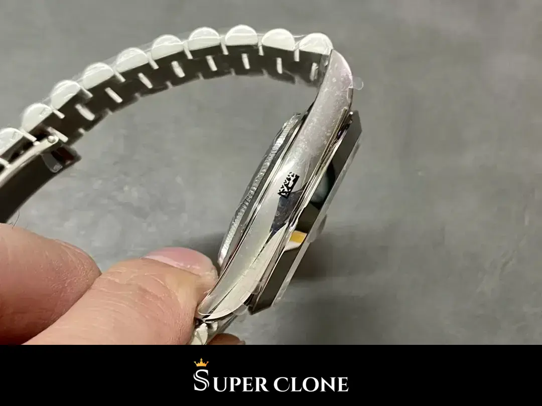 Day-Date 228206, smooth bezel, president bracelet