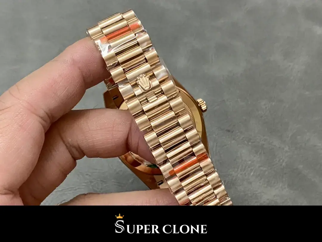 Day-Date 228235, everose gold fluted bezel, president bracelet
