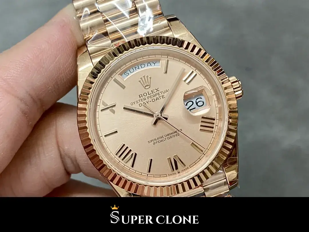 Day-Date 228235, sapphire crystal, rosé dial