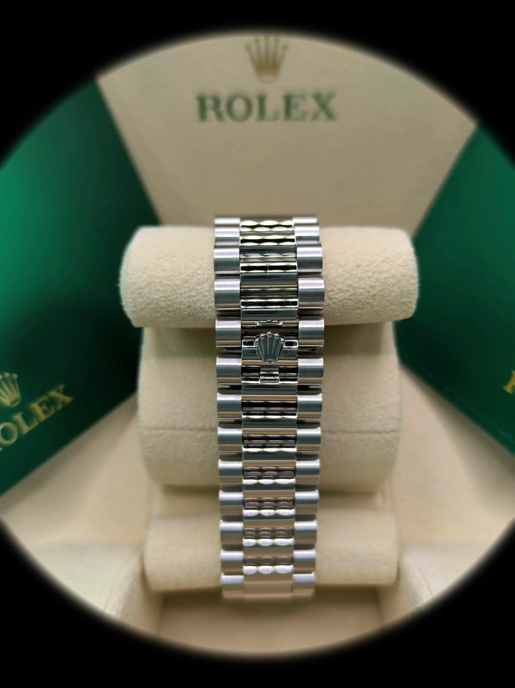 Rolex Day-Date 228236 superclone — bracelet detail