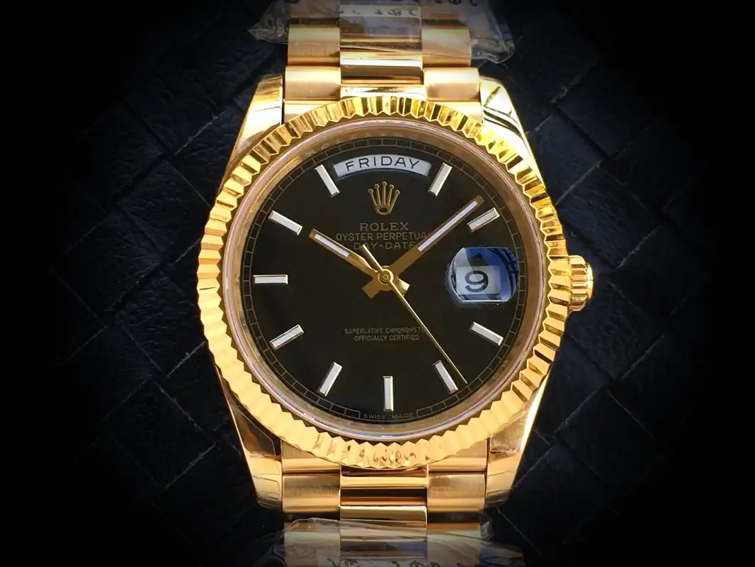 Day-Date 41985 Swiss replica — side profile