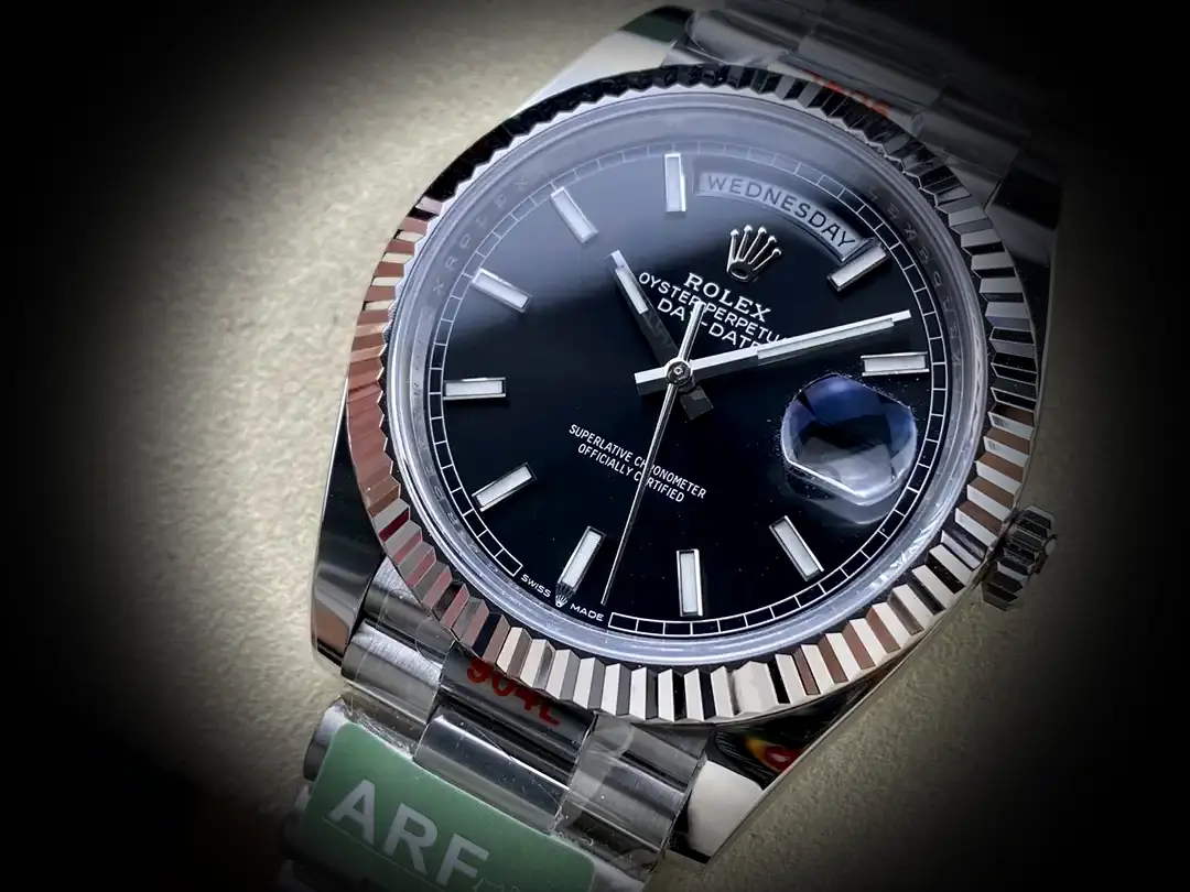 Day-Date 41985 super clone bright black dial — caseback detail