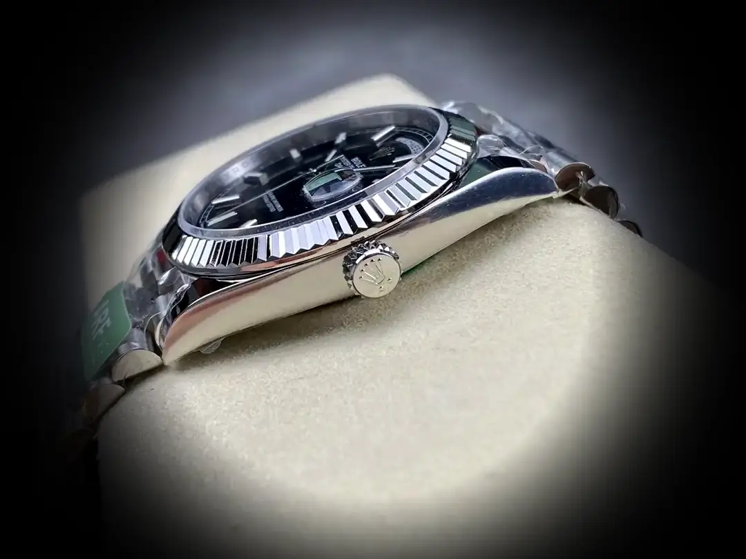 Day-Date 41985 Swiss clone — bracelet detail