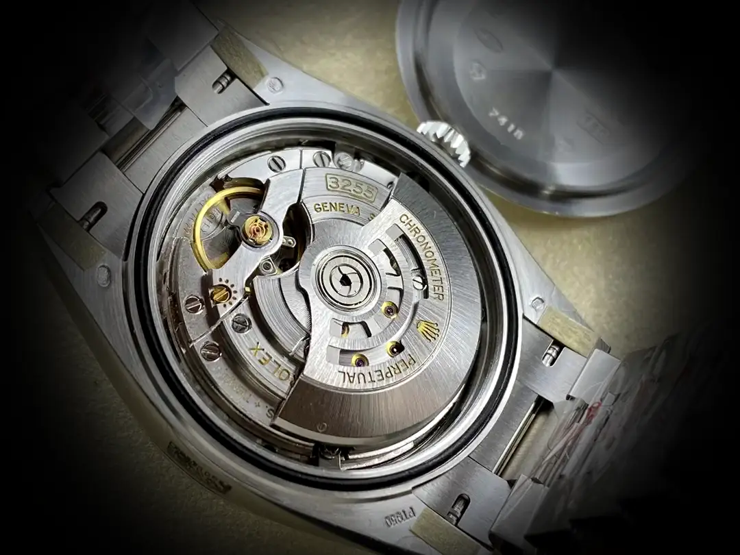 Day-Date 41985 Swiss replica 36mm — crown and case detail