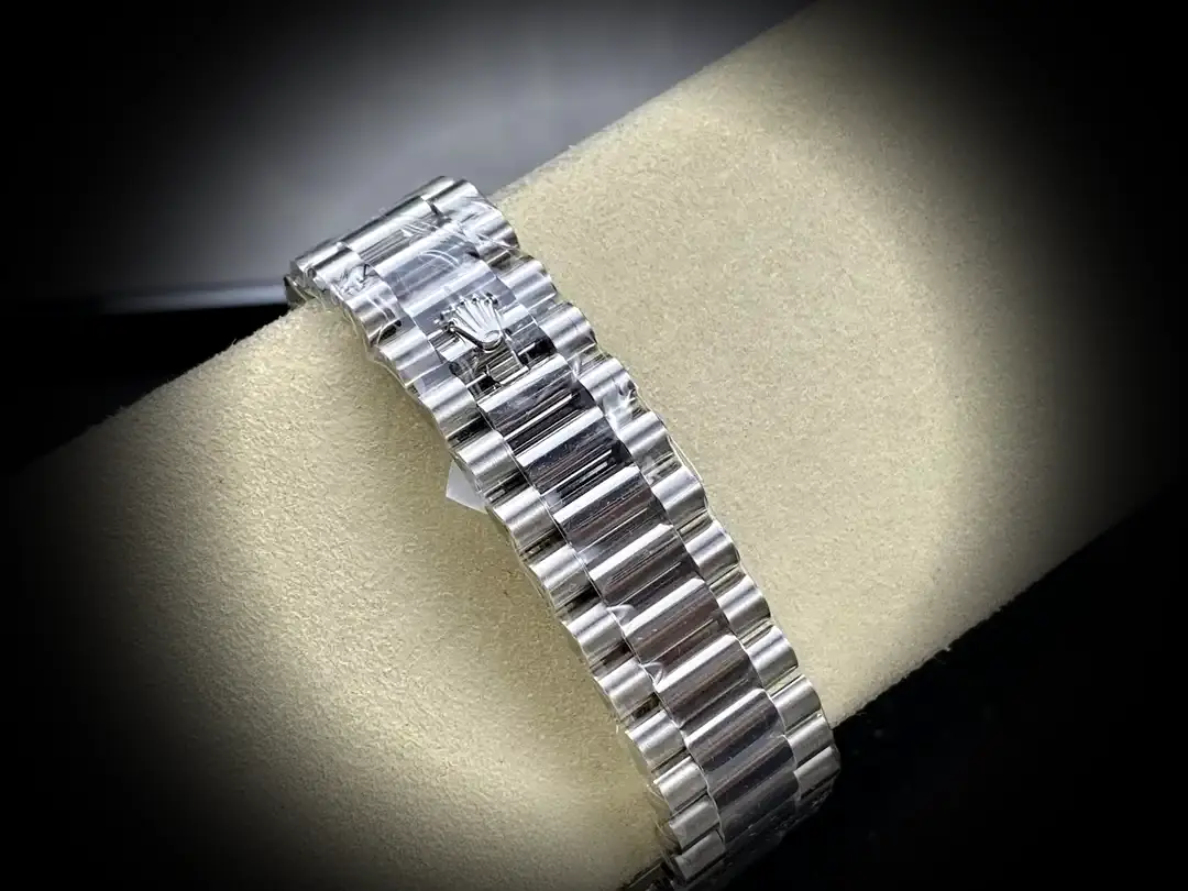 Rolex Day-Date 41985 super clone — lume shot