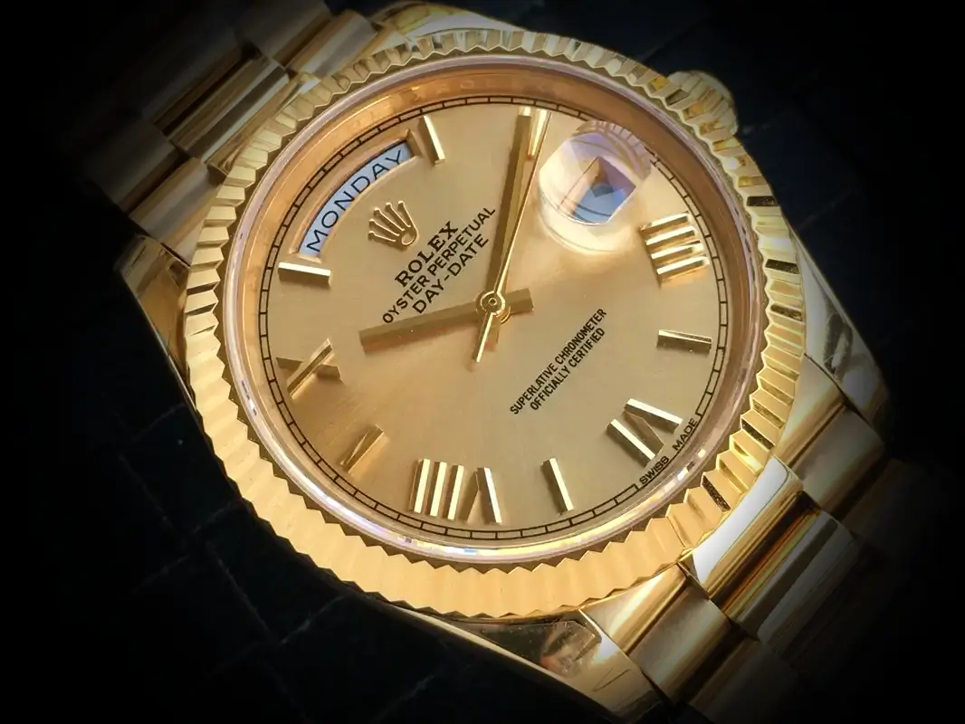 Day-Date 41985 Swiss replica champagne dial — caseback detail