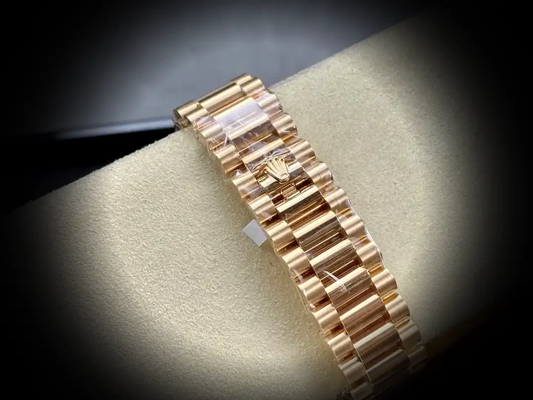 Rolex Day-Date 41985 super clone — lume shot