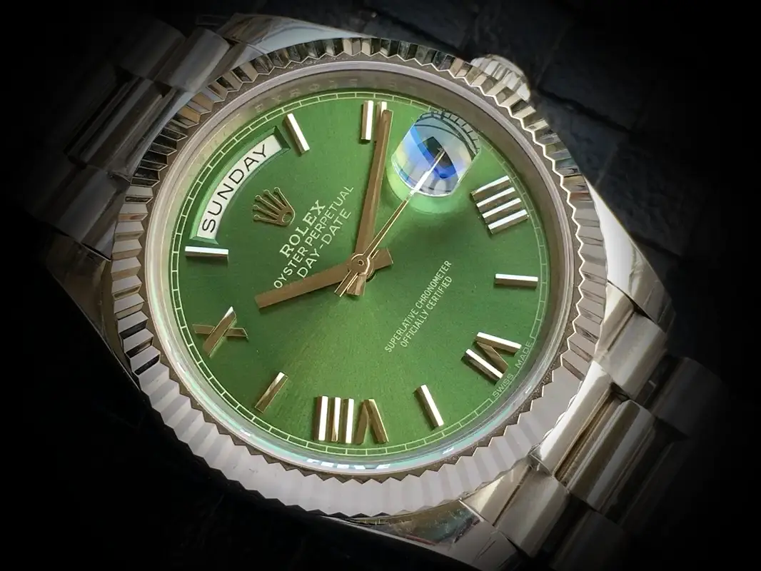 Rolex Day-Date 41985 super clone green dial — caseback detail