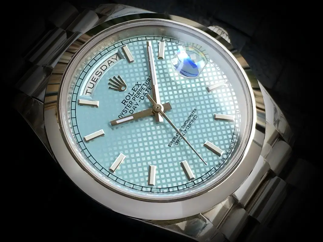 Day-Date 41985 Swiss clone ice blue motif dial — caseback detail