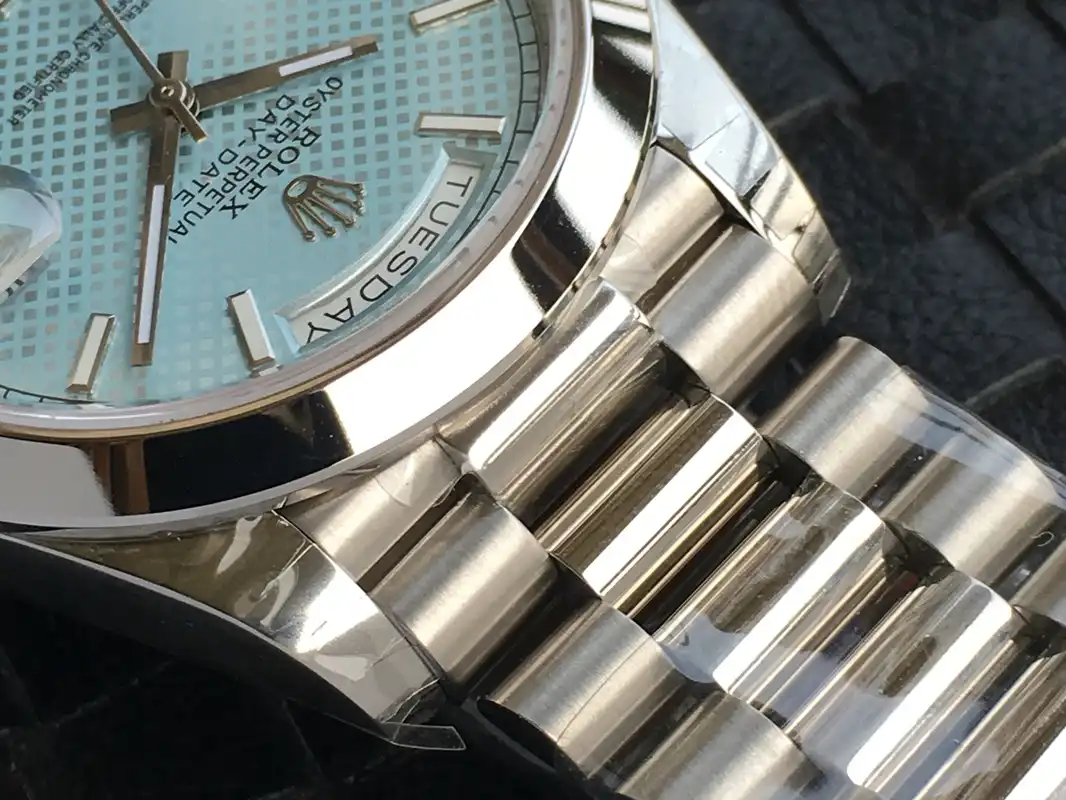 Rolex Day-Date 228206, president bracelet, sapphire crystal