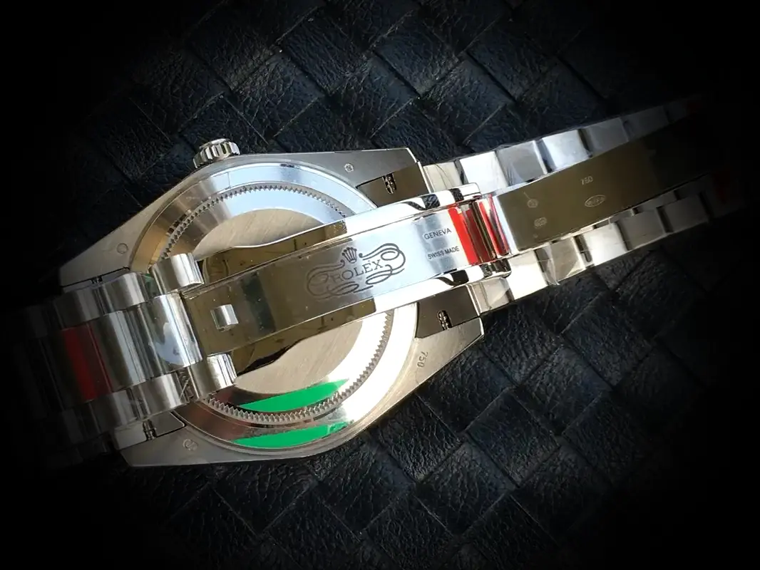 Day-Date 41985 Swiss clone — lume shot