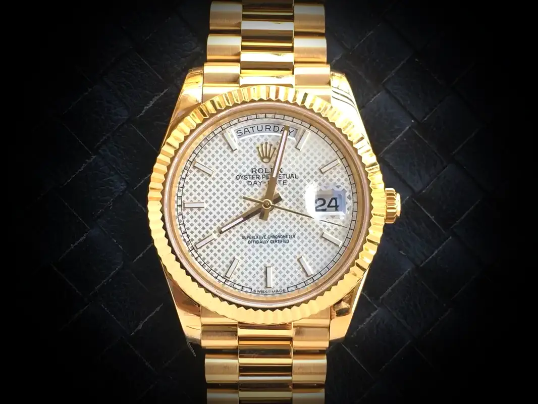 Day-Date 41985 Swiss replica — side profile