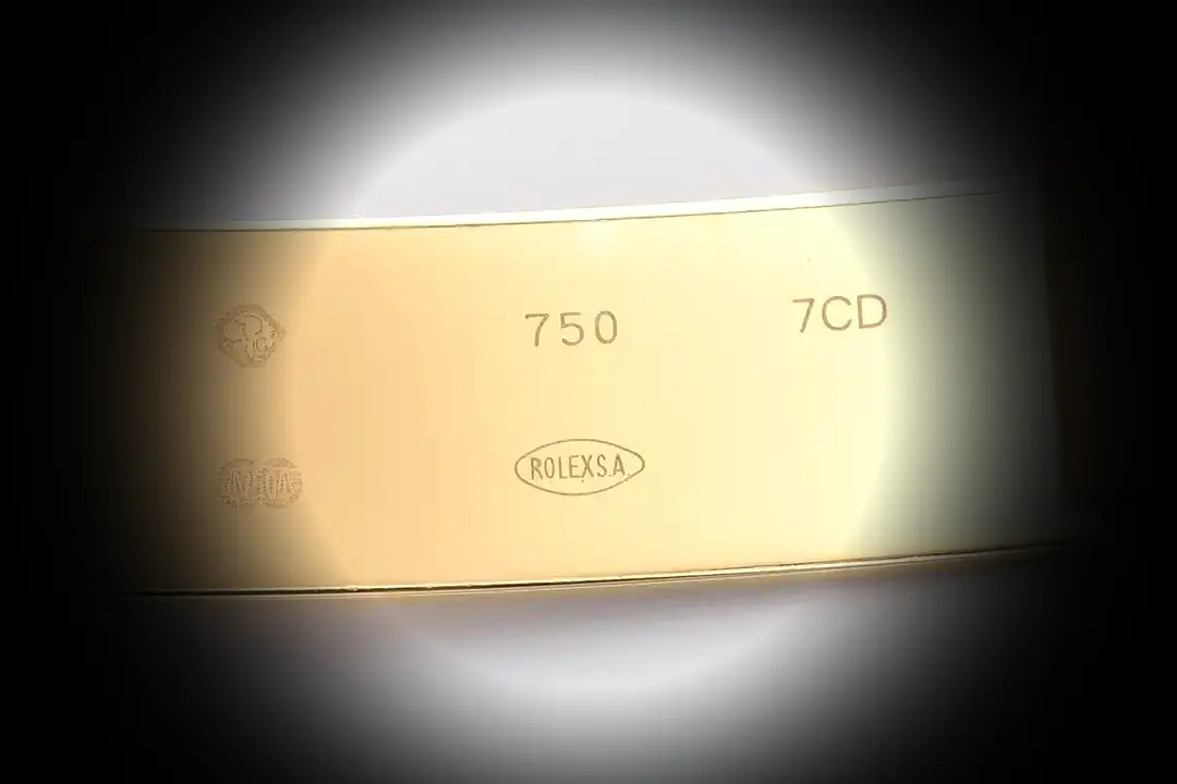 Daytona 126518LN super clone golden dial — angled view