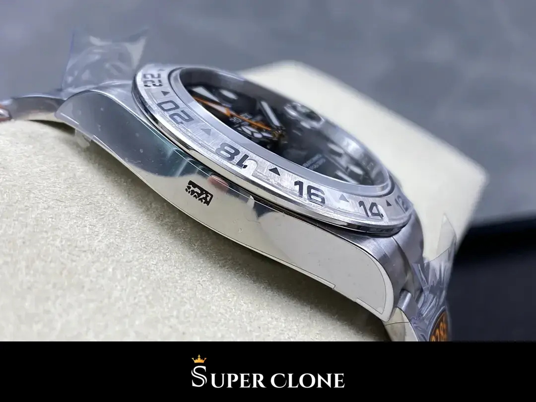 Explorer 226570, smooth bezel, sapphire crystal
