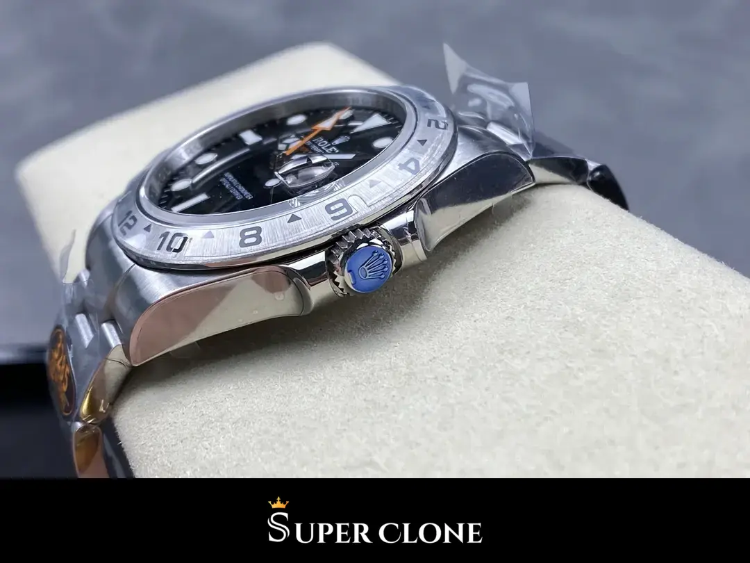 Explorer 226570, smooth bezel, oyster bracelet