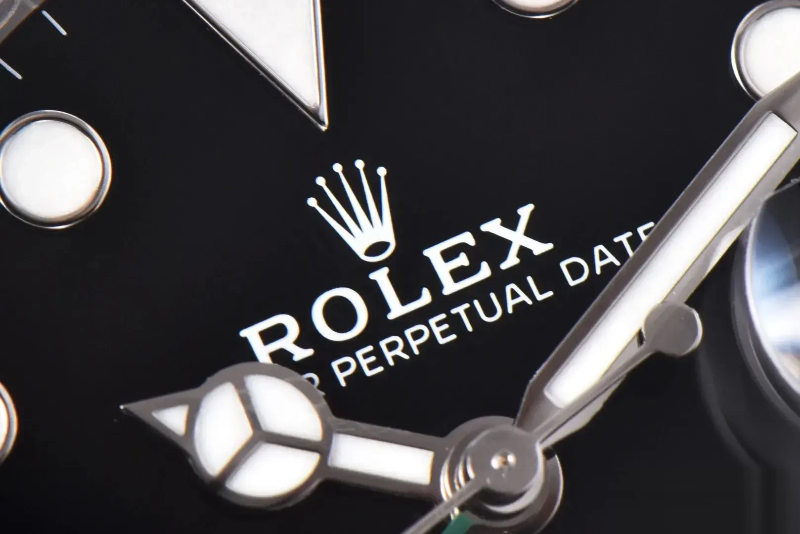 Rolex GMT-Master 116710LN swiss clone black dial — bezel macro