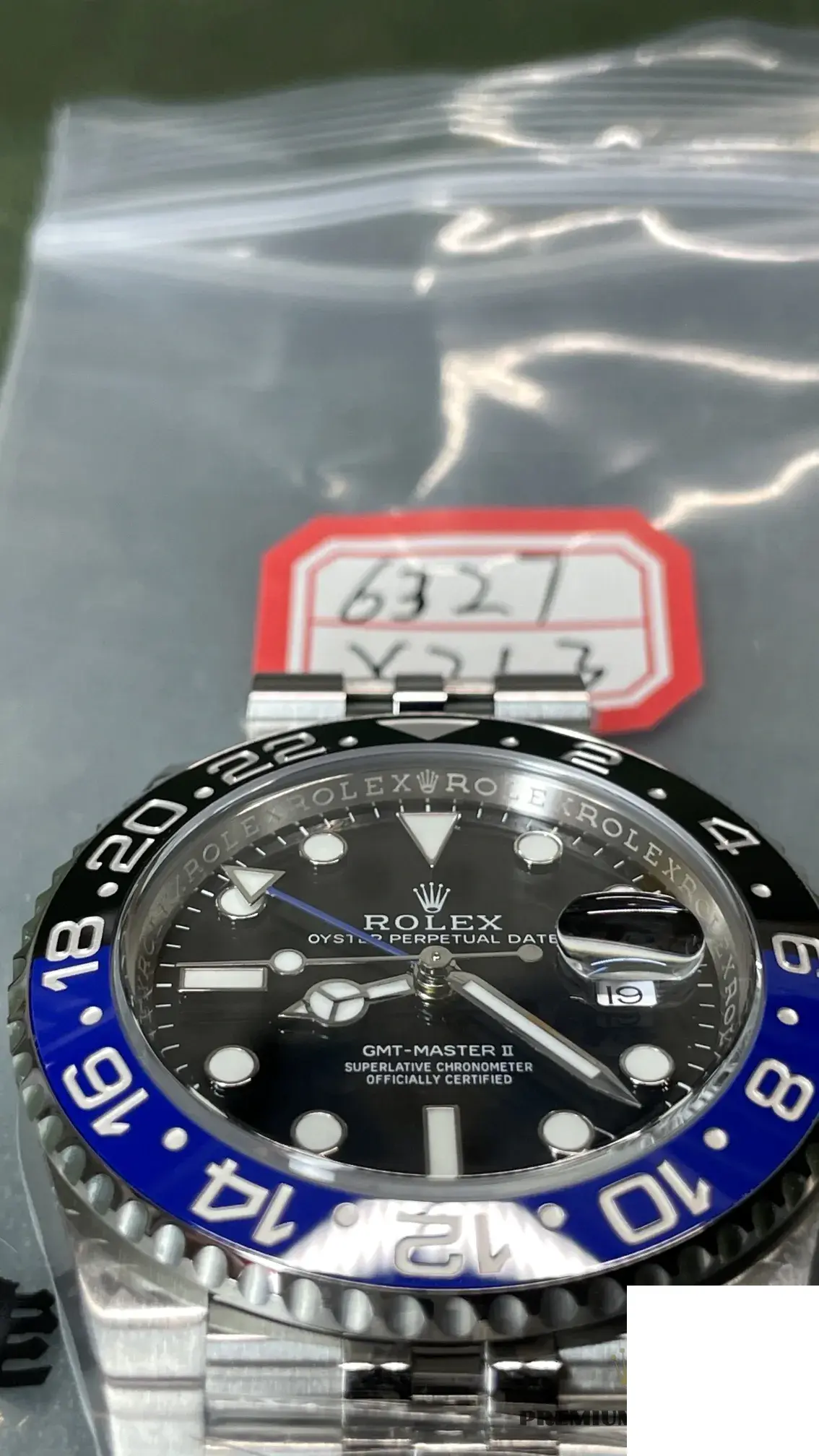 GMT-Master 126710BLNR eta clone 40mm — bezel macro
