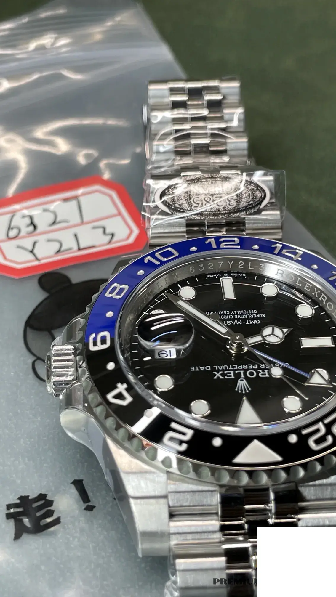 GMT-Master 126710BLNR super clone — lume shot