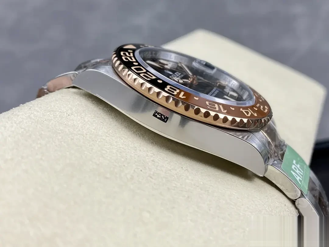 GMT-Master 126711CHNR eta clone gold dial — caseback detail