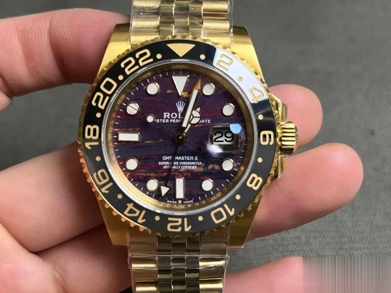 GMT-Master 126718GRNR superclone 40mm — dial close-up