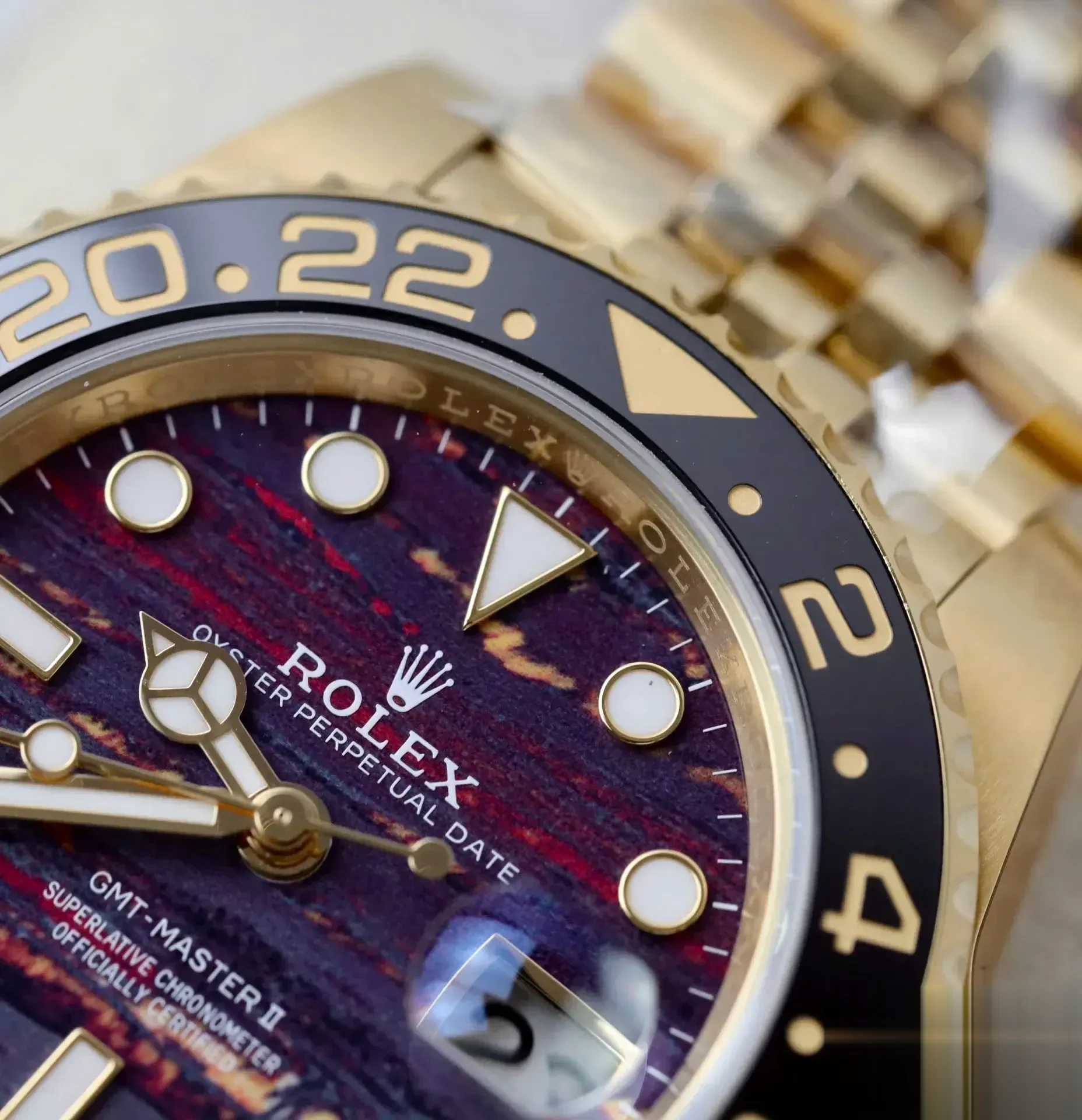 GMT-Master 126718GRNR swiss clone 40mm — crown and case detail