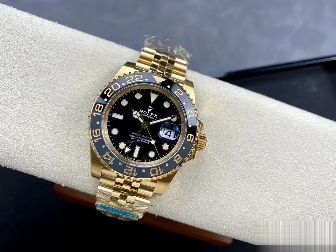Rolex GMT-Master 126718GRNR swiss clone green dial — side profile