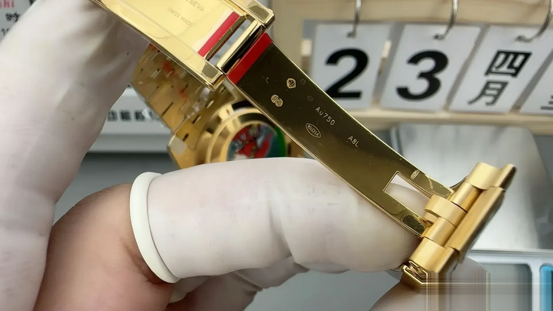 GMT-Master 126718GRNR super clone — bracelet detail