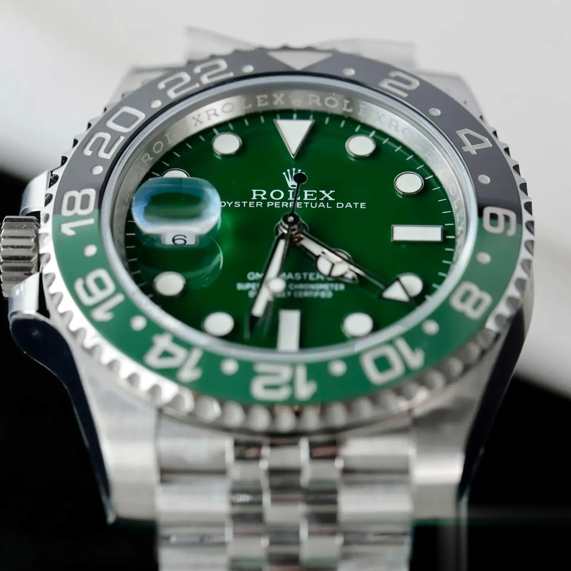 GMT-Master 126729VTNR swiss super clone 40mm — wrist shot