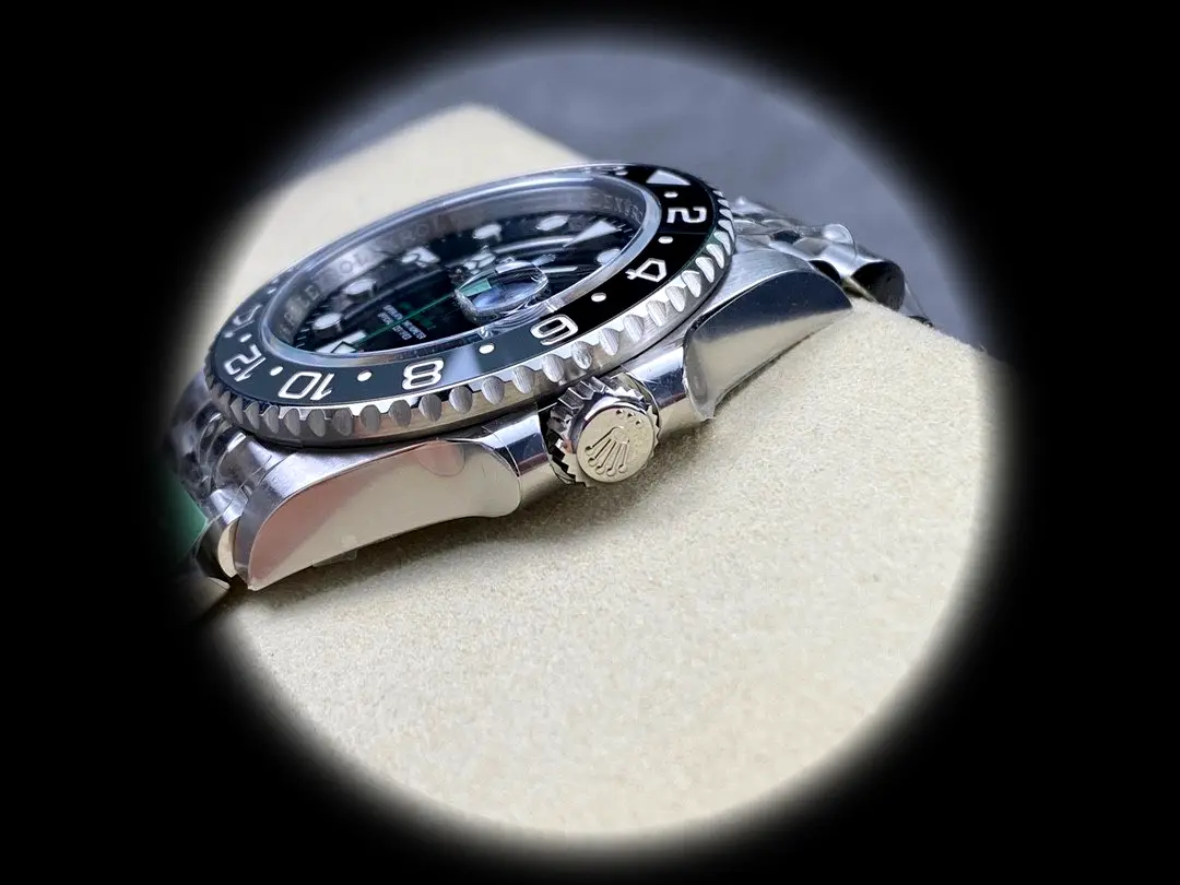 Rolex GMT-Master 126710GRNR superclone 40mm — wrist shot