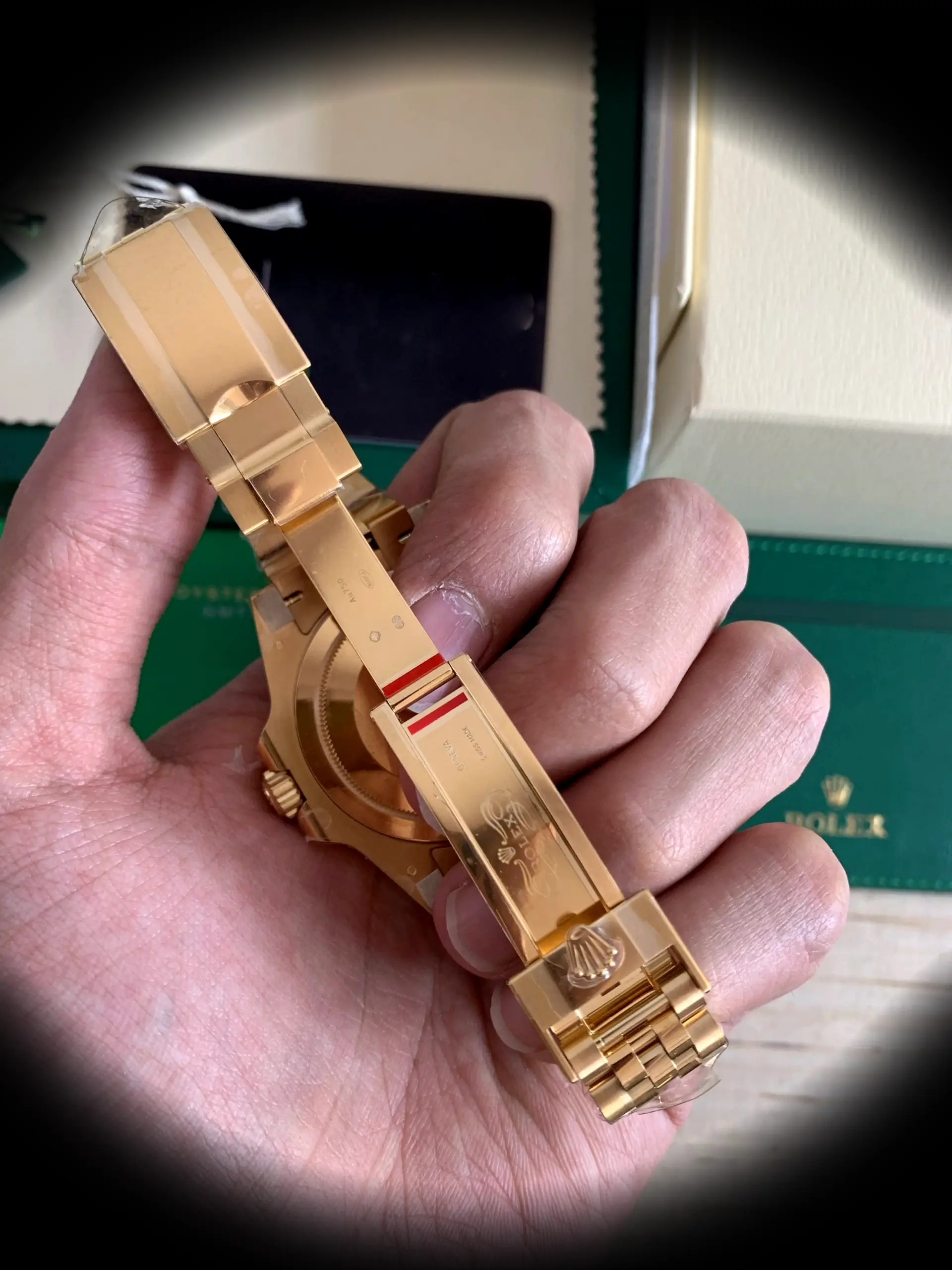 GMT-Master 126718GRNR super clone black dial — caseback detail