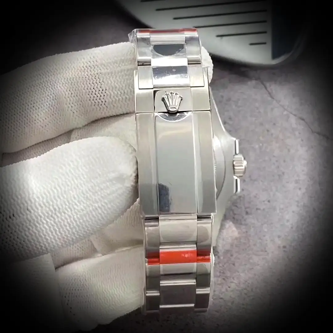 GMT-Master 126710BLRO Swiss replica 40mm — crown and case detail